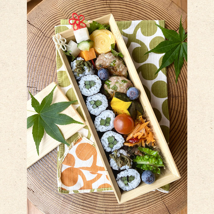 西わらび巻と庭の野菜弁当